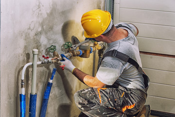 How the Costs of Plumbing Services Affect the Costs of Home Improvements